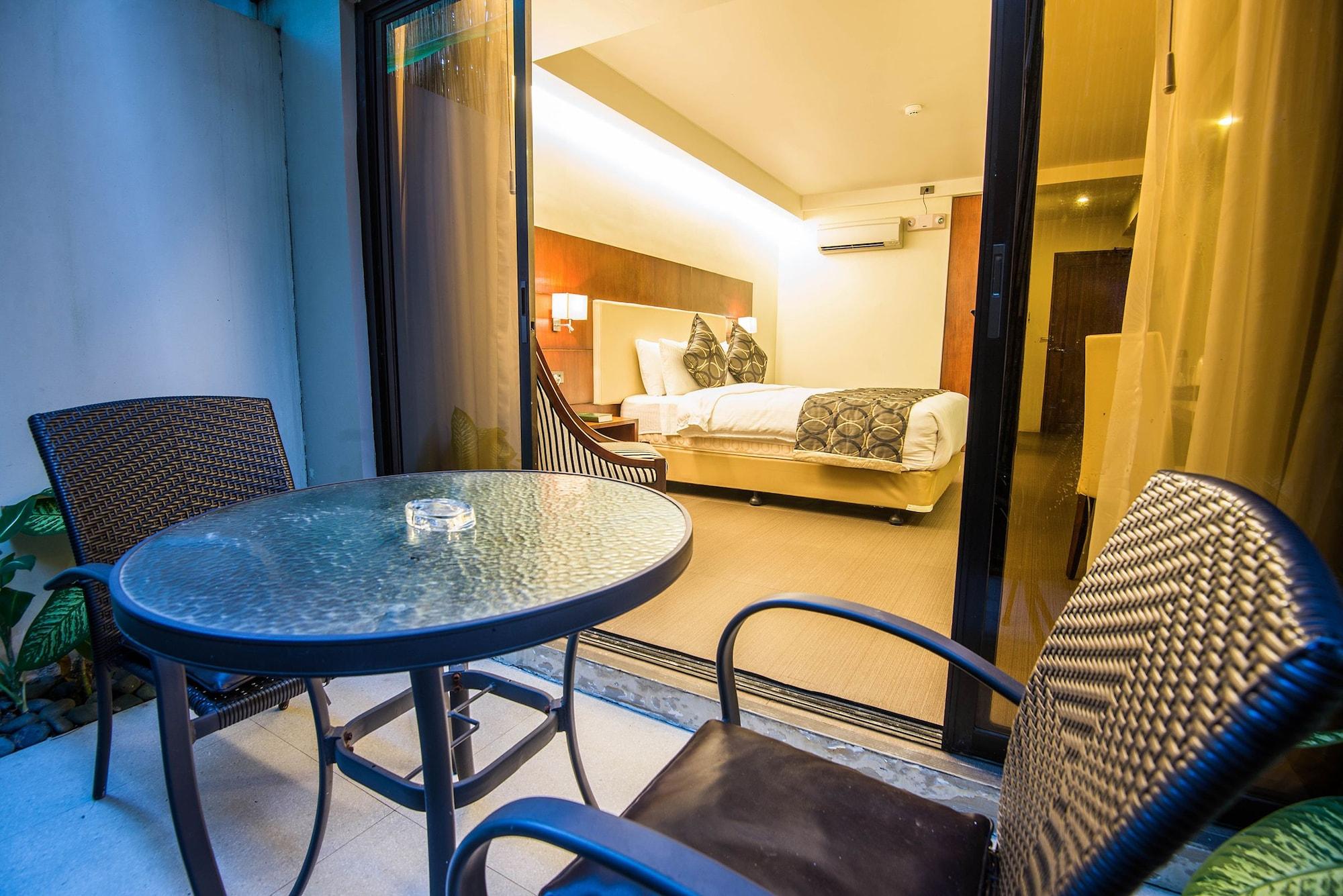 דיפולוג Ariana Hotel מראה חיצוני תמונה