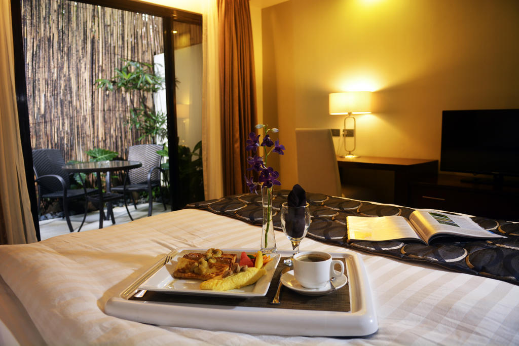דיפולוג Ariana Hotel מראה חיצוני תמונה